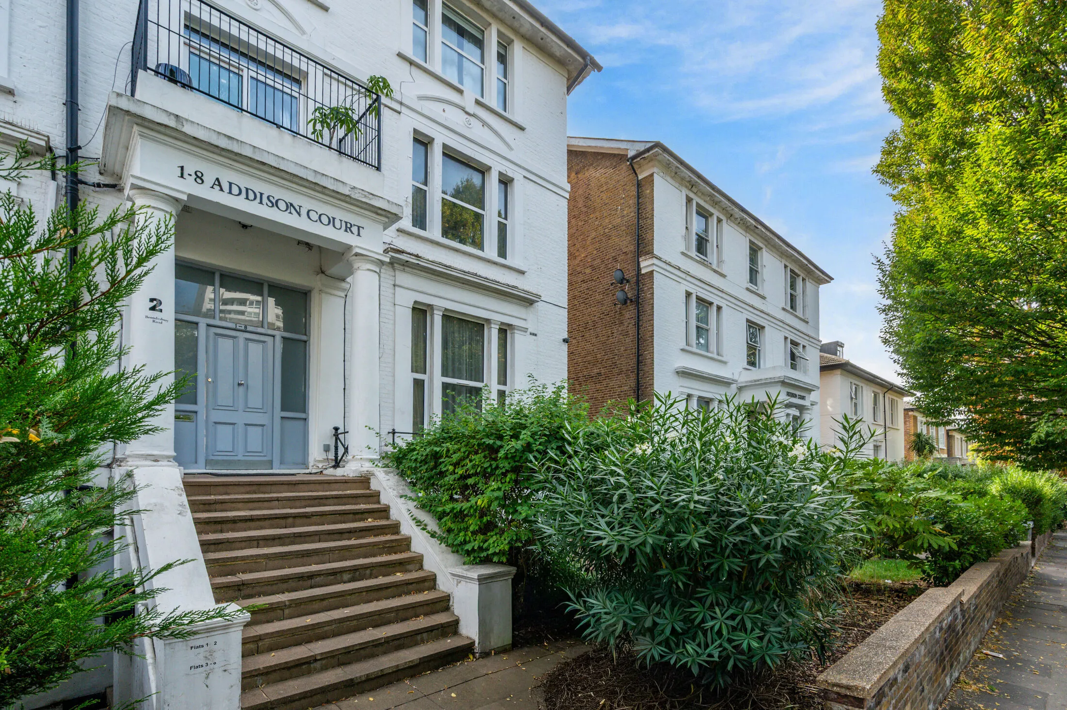 Flat Brondesbury Road in Greater London