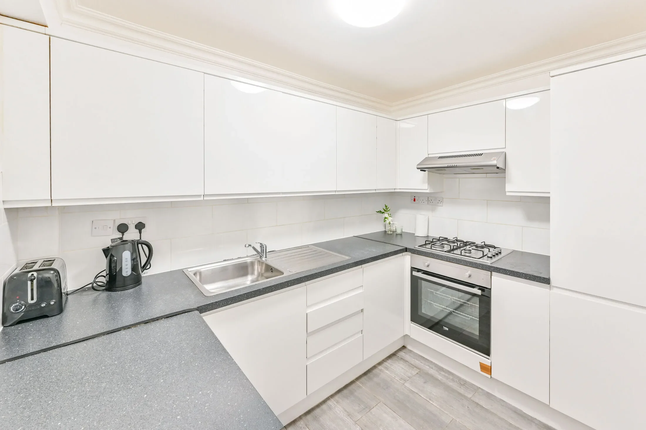 Flat Brondesbury Road in Greater London