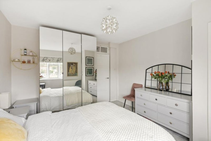 Flat Trafalgar Road in Greater London