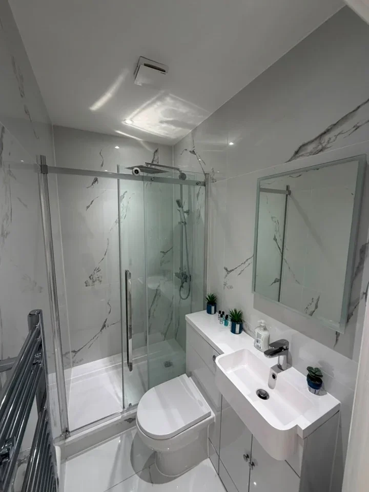 Flat Canfield Gardens in Greater London