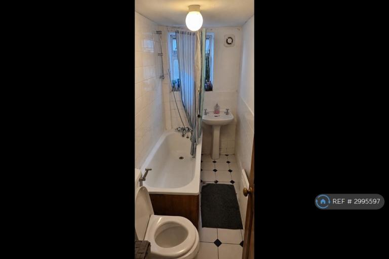 Flat Osbaldeston Road in Greater London