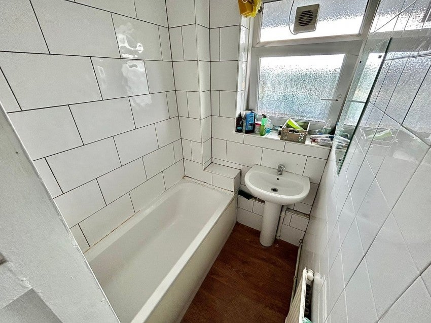 Room Devas Street in Greater London