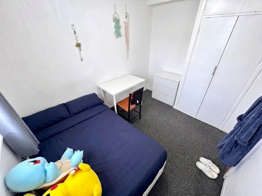 Room Devas Street in Greater London