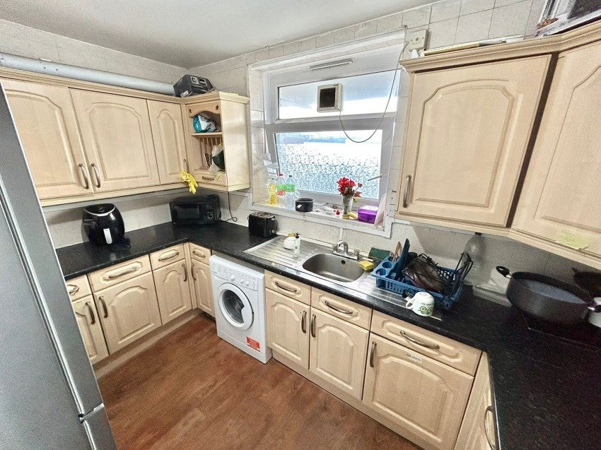 Room Devas Street in Greater London