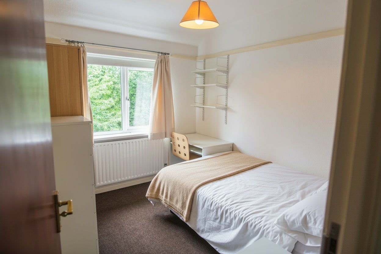 Flat Poole Crescent in Birmingham