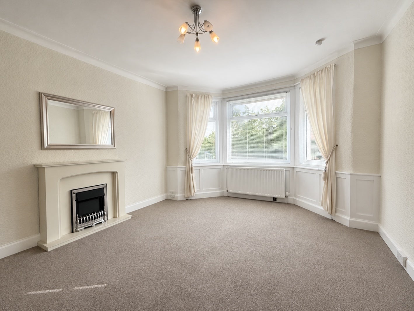 Flat Cumbernauld Road in Stepps