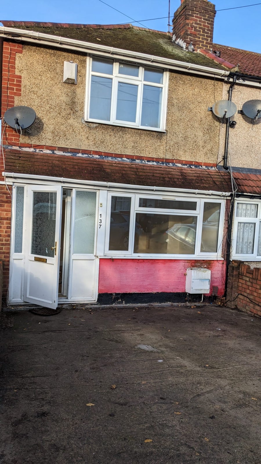 House Uxbridge Road in Greater London