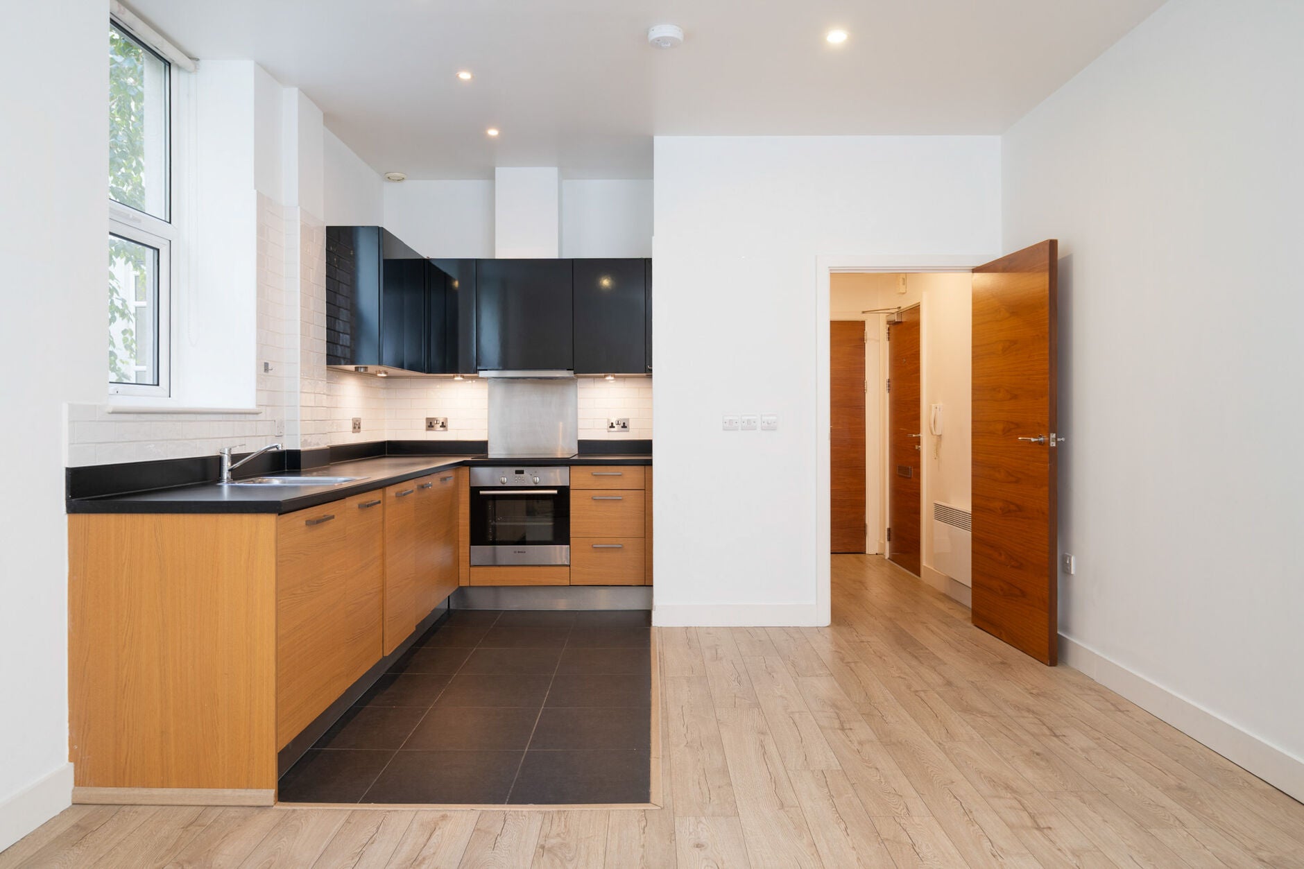 Flat Bromyard Avenue in Greater London