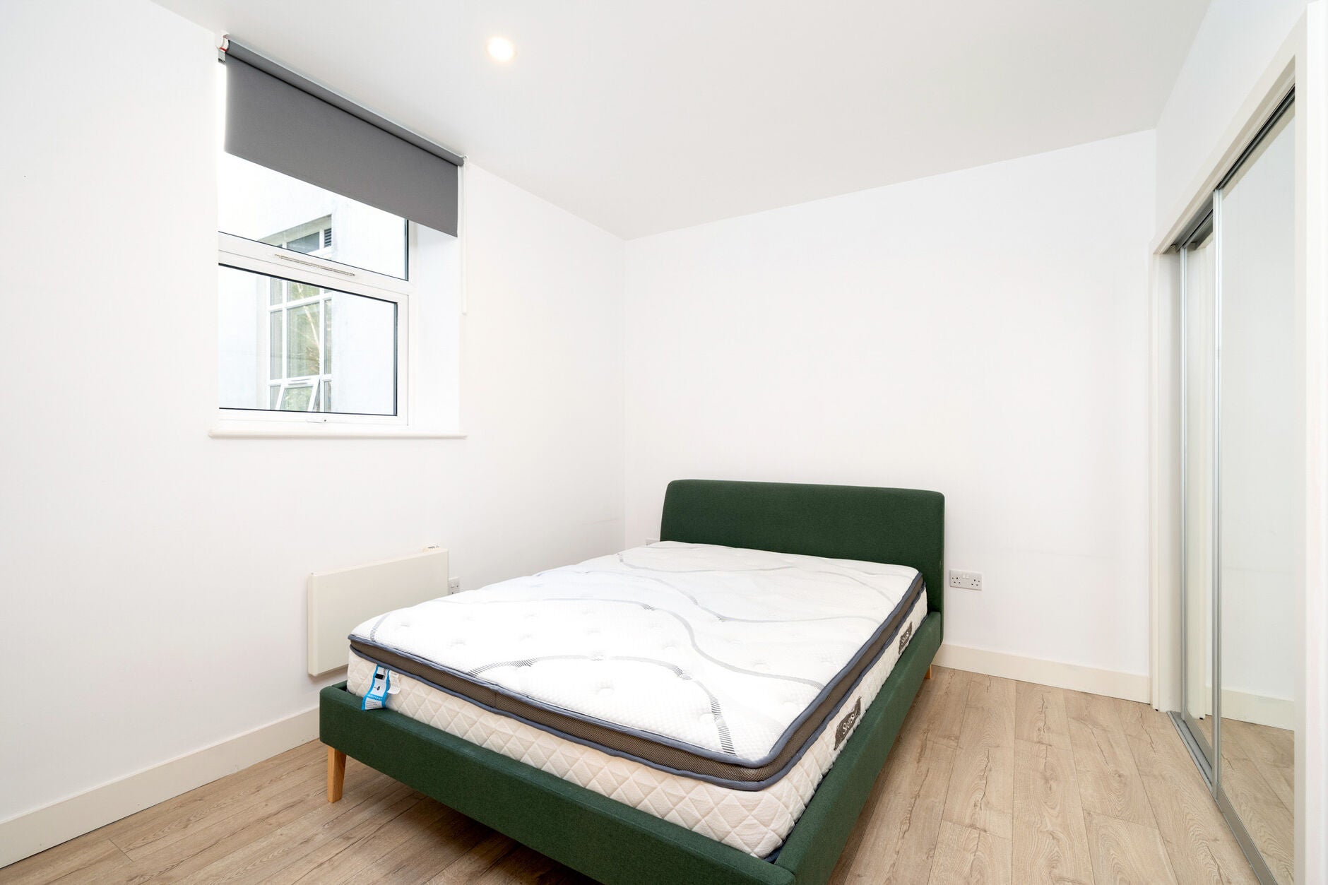 Flat Bromyard Avenue in Greater London
