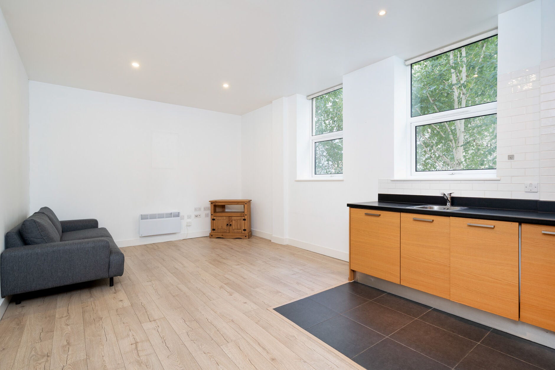 Flat Bromyard Avenue in Greater London