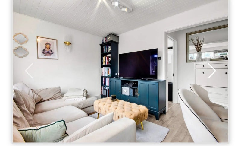 Room Violet Lane in Greater London