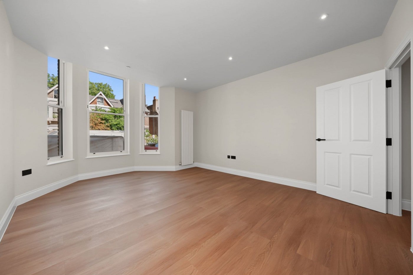 Flat Gloucester Drive in Greater London