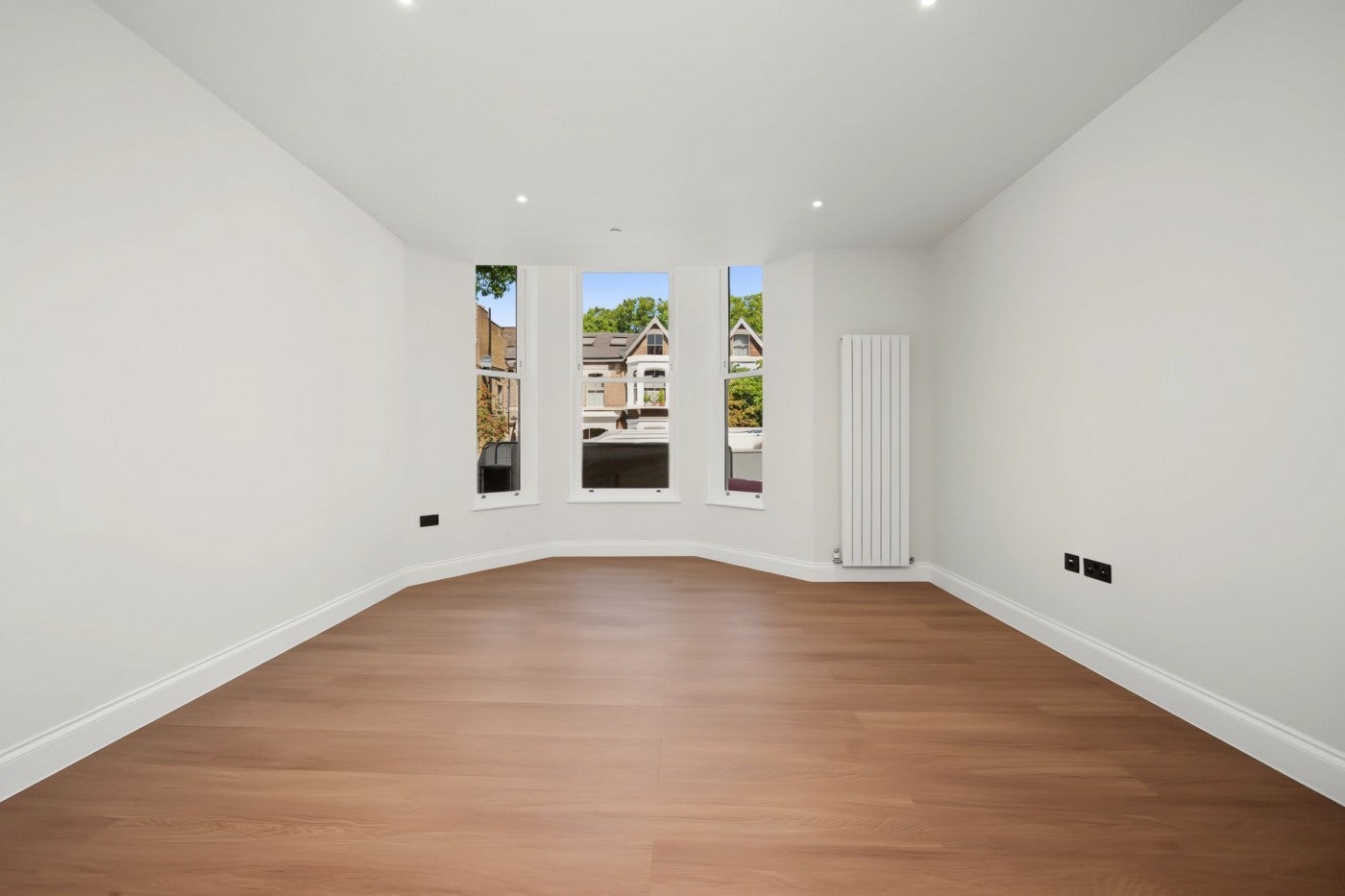 Flat Gloucester Drive in Greater London