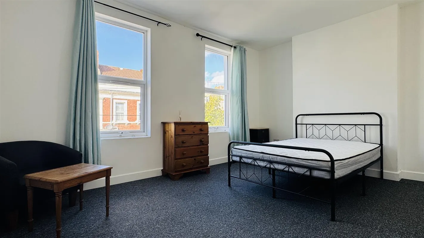 Room Argyle Road in Bristol