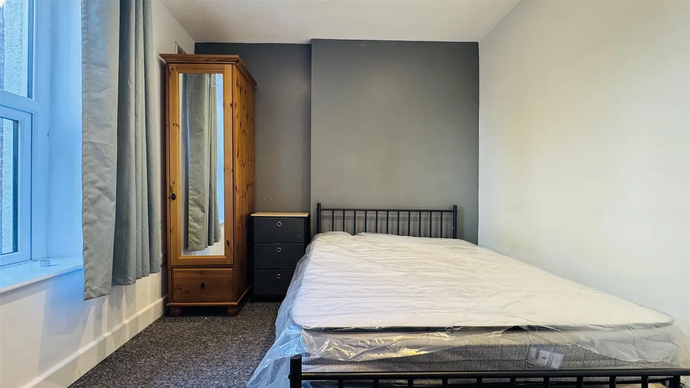Room Argyle Road in Bristol
