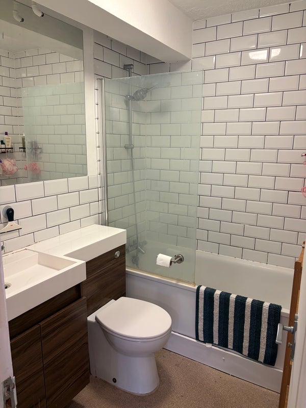 Room Clifton Road in Greater London