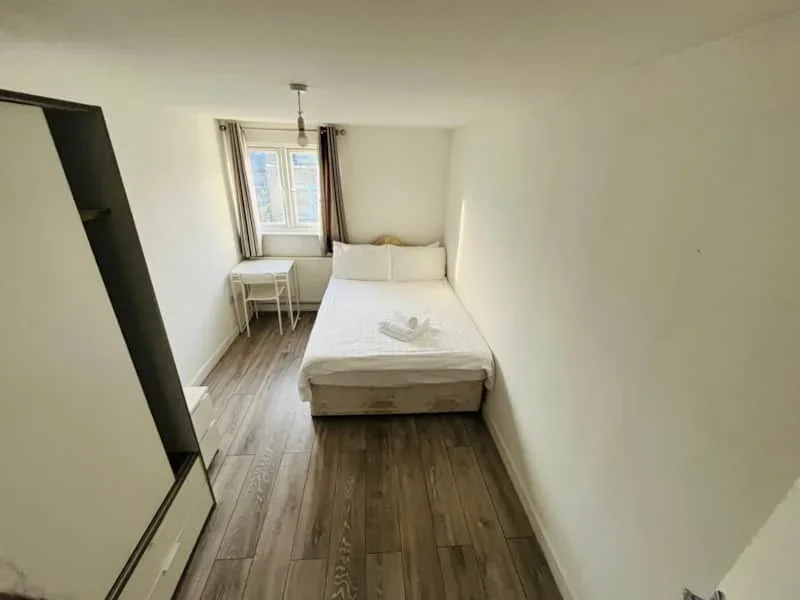 Room Winchelsea Road in Greater London