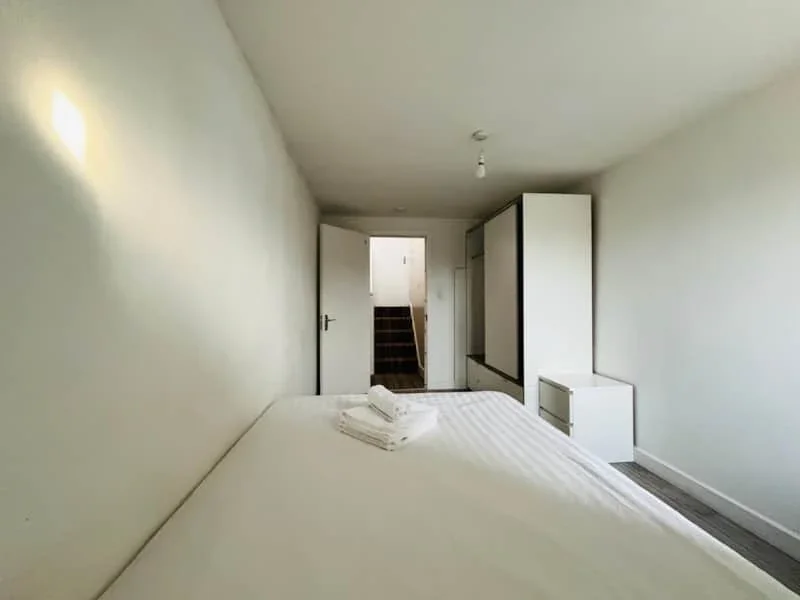 Room Winchelsea Road in Greater London