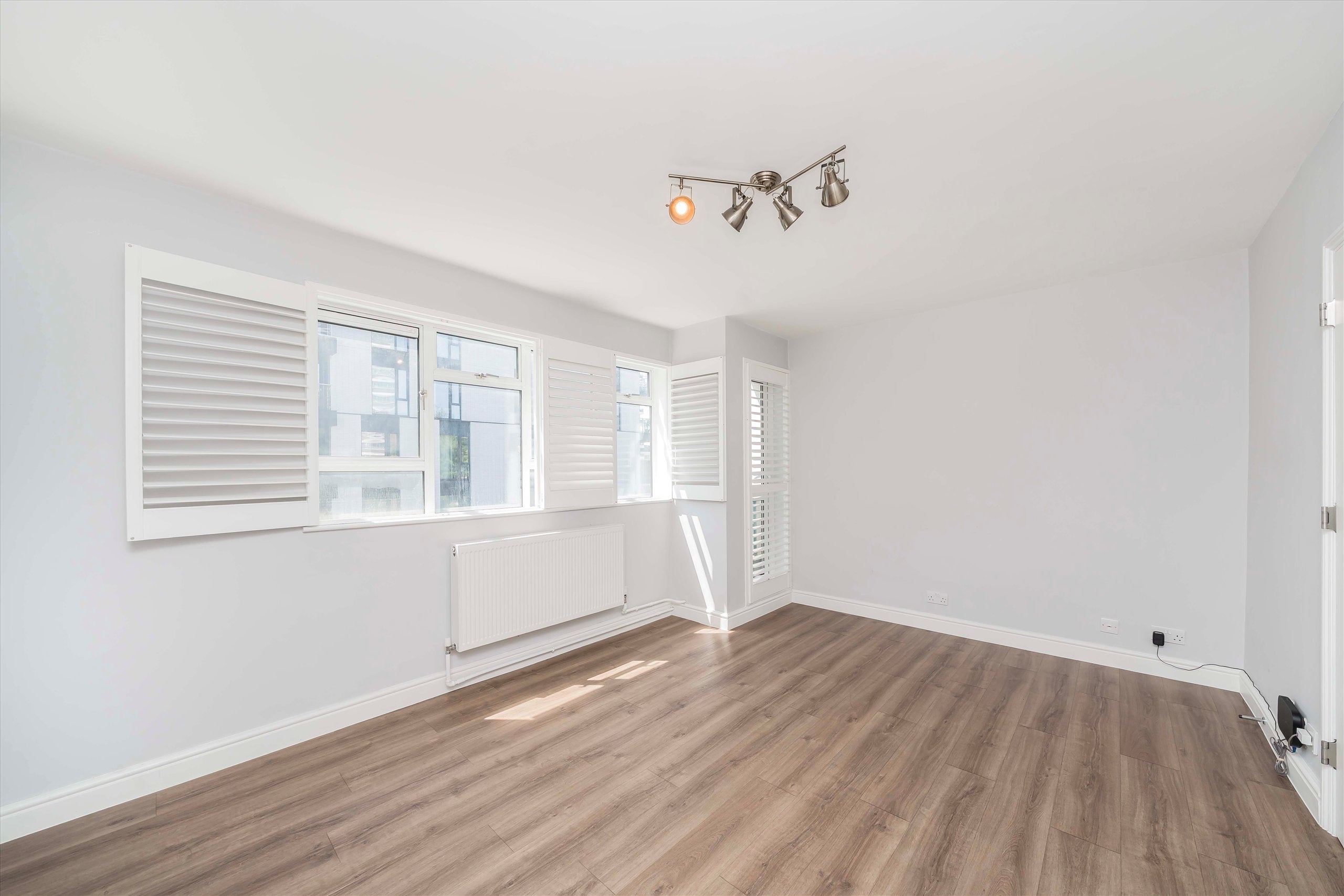 Flat Warwick Way in City of Westminster