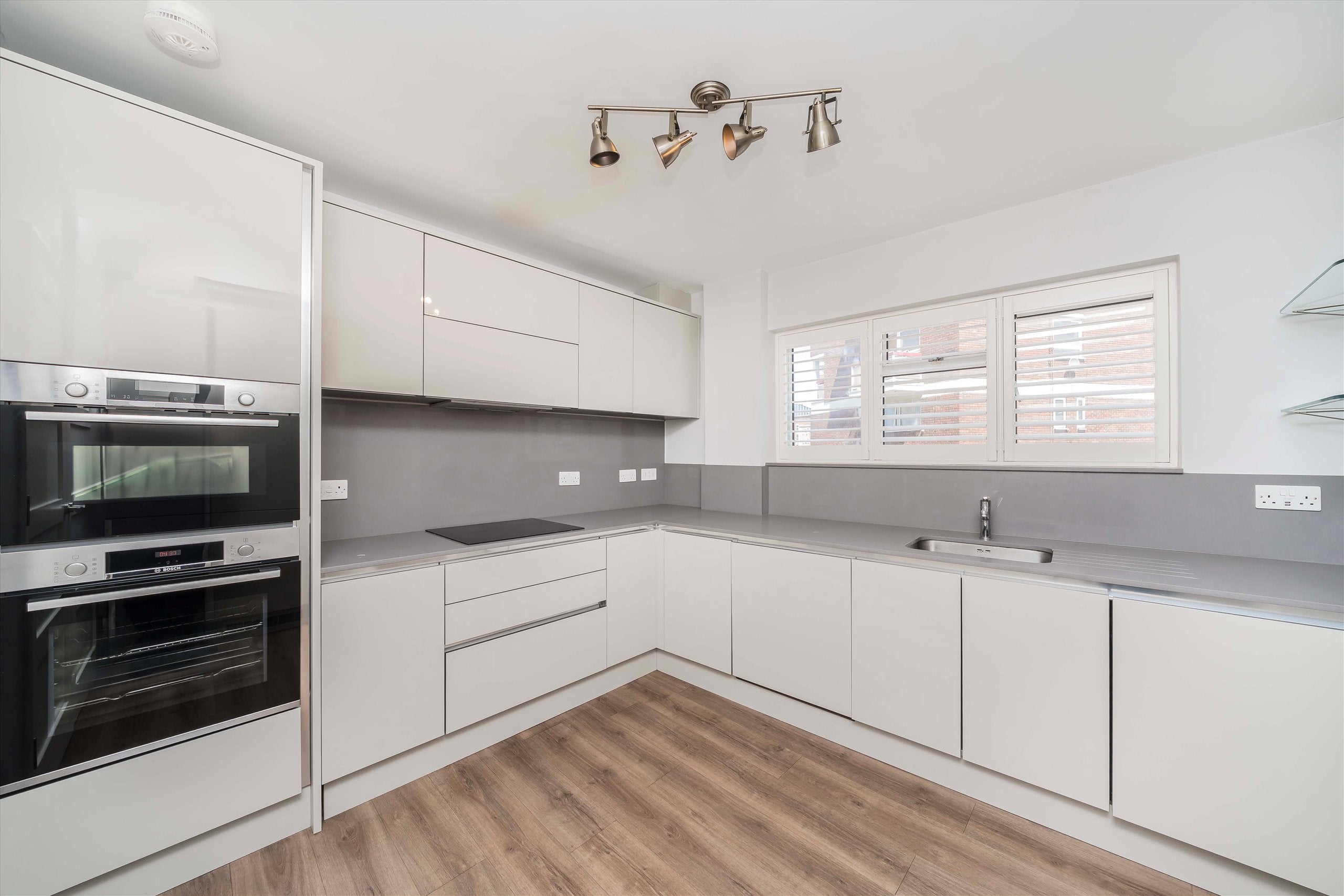 Flat Warwick Way in City of Westminster