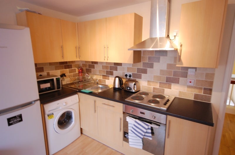 Room Beaumont Road in Greater London