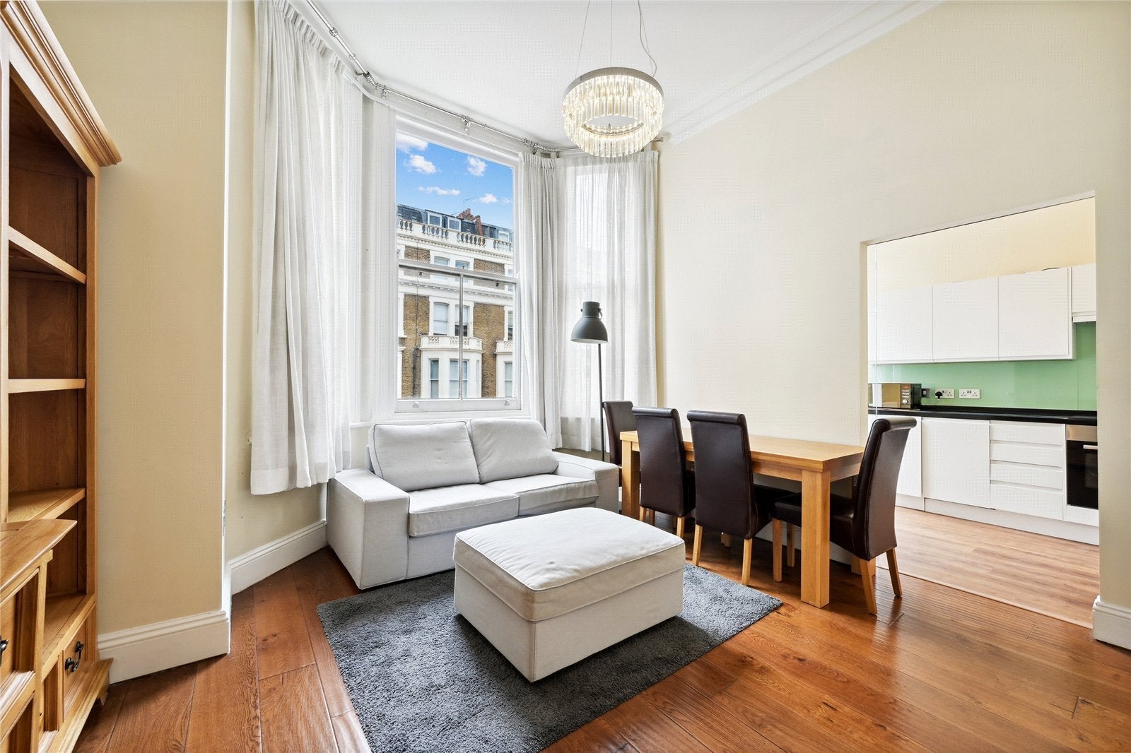 Flat Penywern Road in Greater London