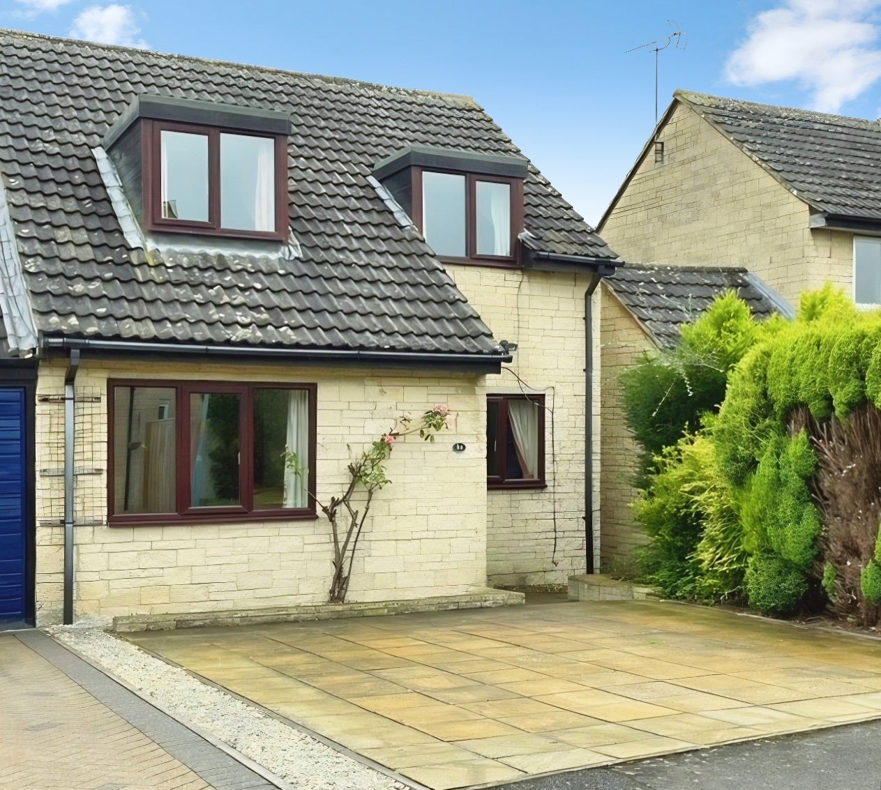 House Pheasant Way in Cotswold District