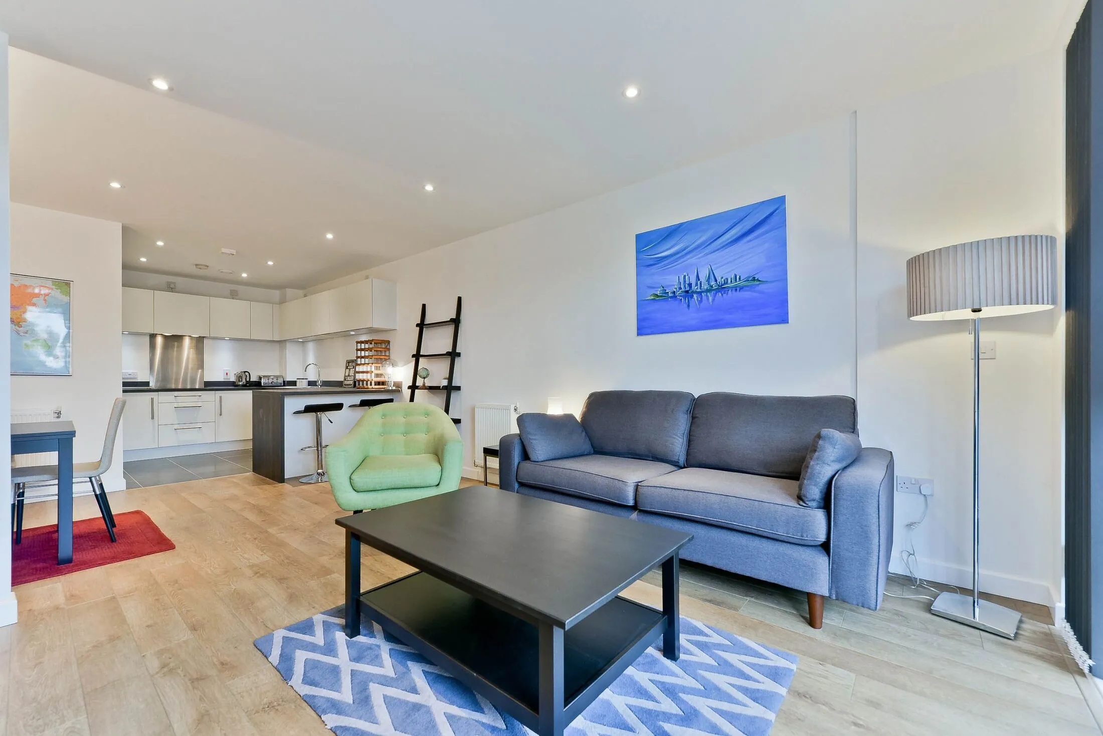 Flat Harford Street in Greater London