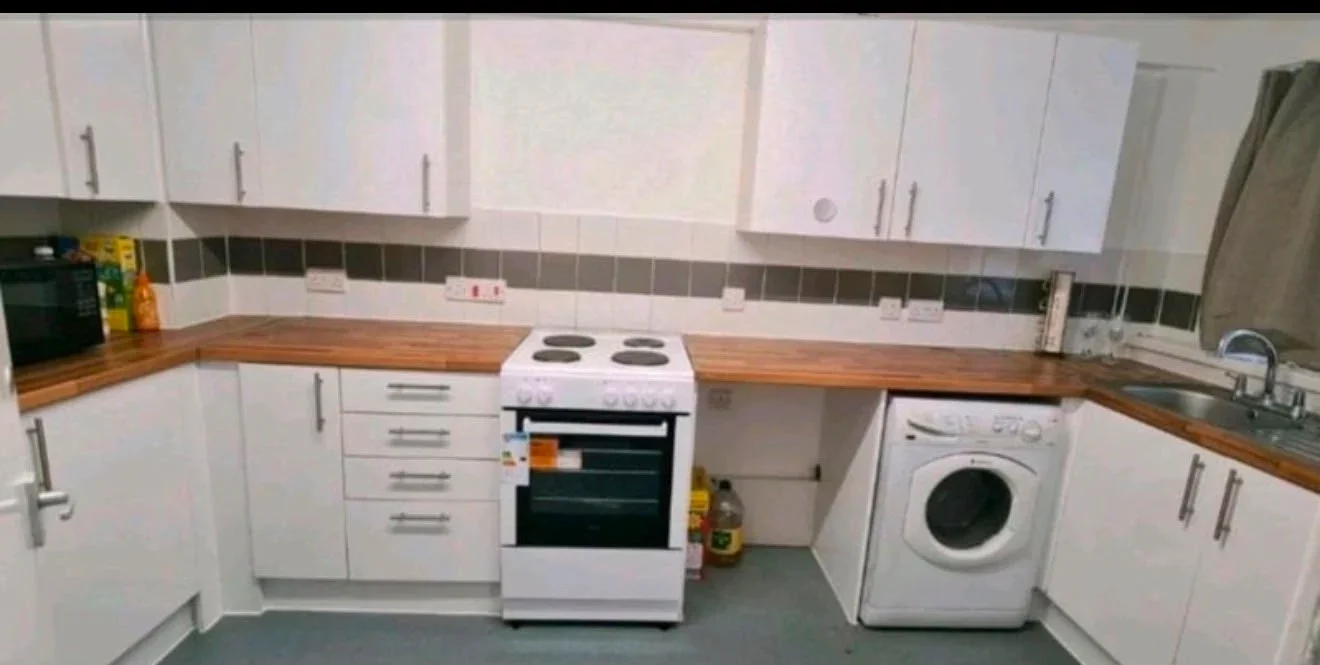 Room Liddon Road in Greater London