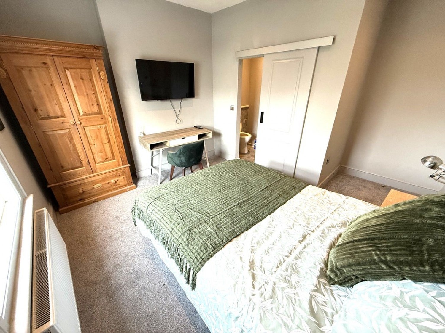 Room Howard Street in Reading