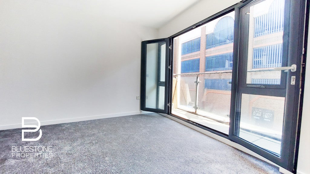 Flat Clarendon Road in Reigate and Banstead