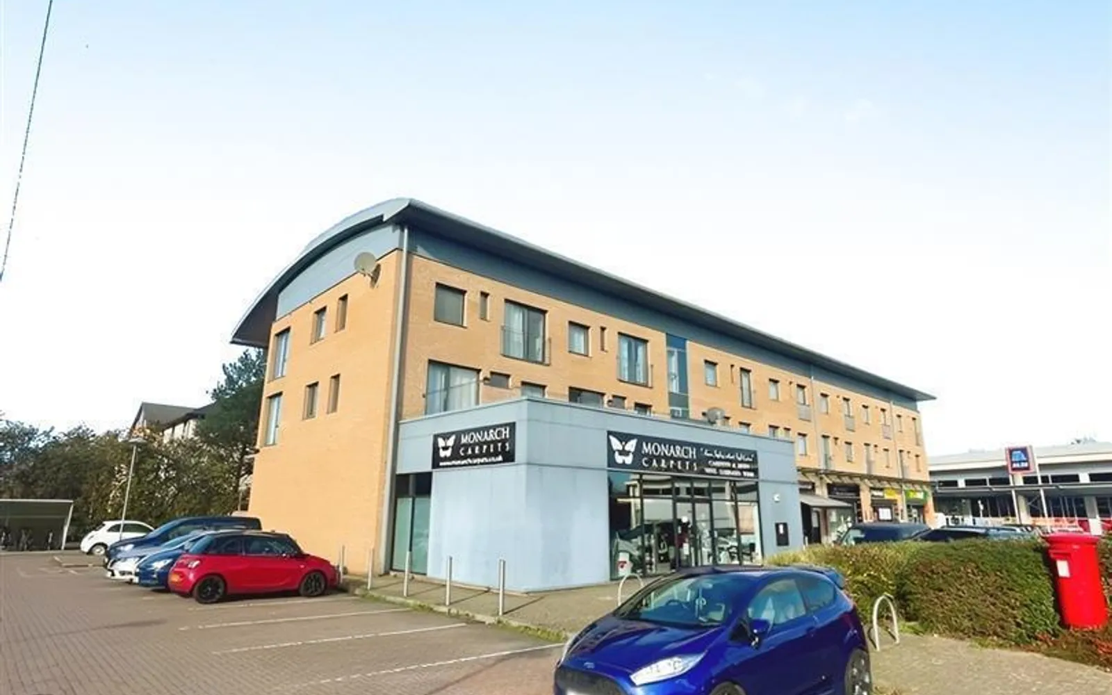 Flat Avocet Close in Rugby