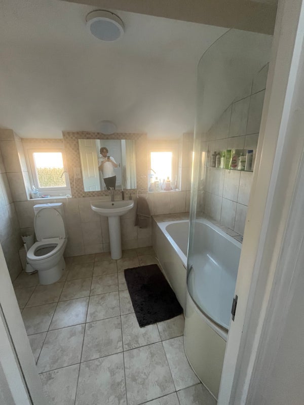 Room Dawnay Road in Greater London