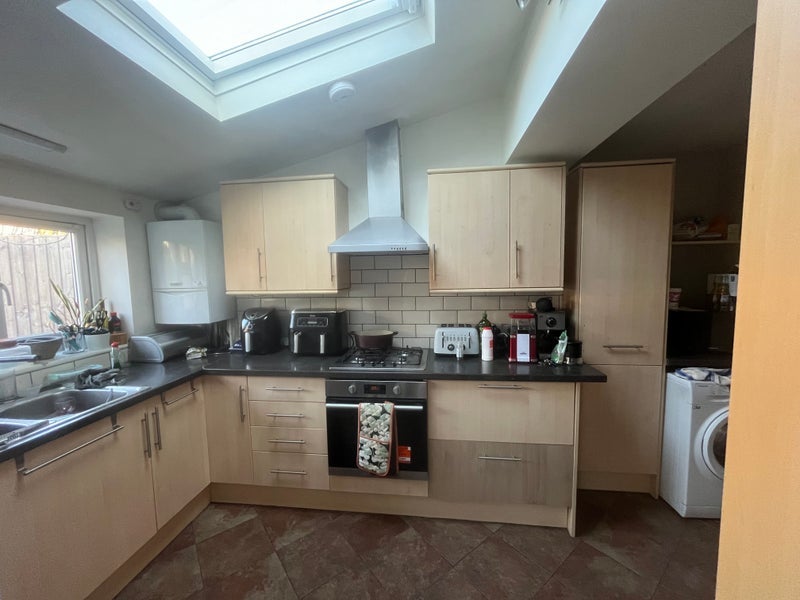 Room Dawnay Road in Greater London