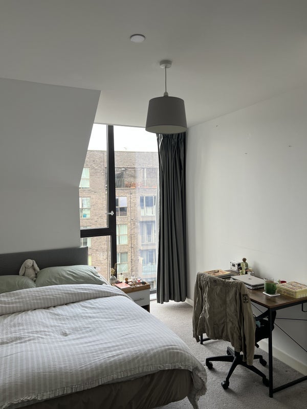 Room Forrester Way in Greater London