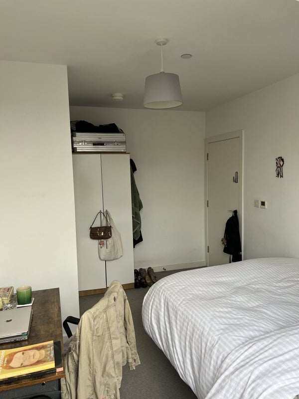 Room Forrester Way in Greater London