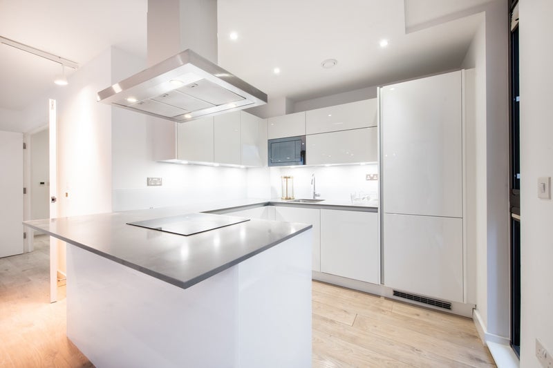 Room Forrester Way in Greater London