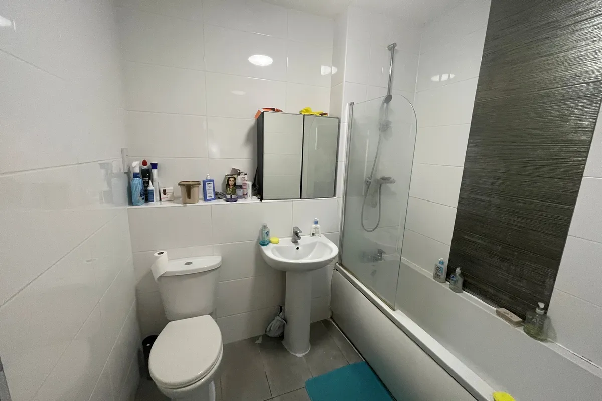 Flat Farnsby Street in Swindon