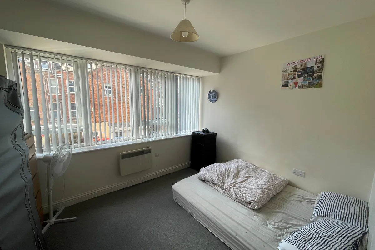Flat Farnsby Street in Swindon