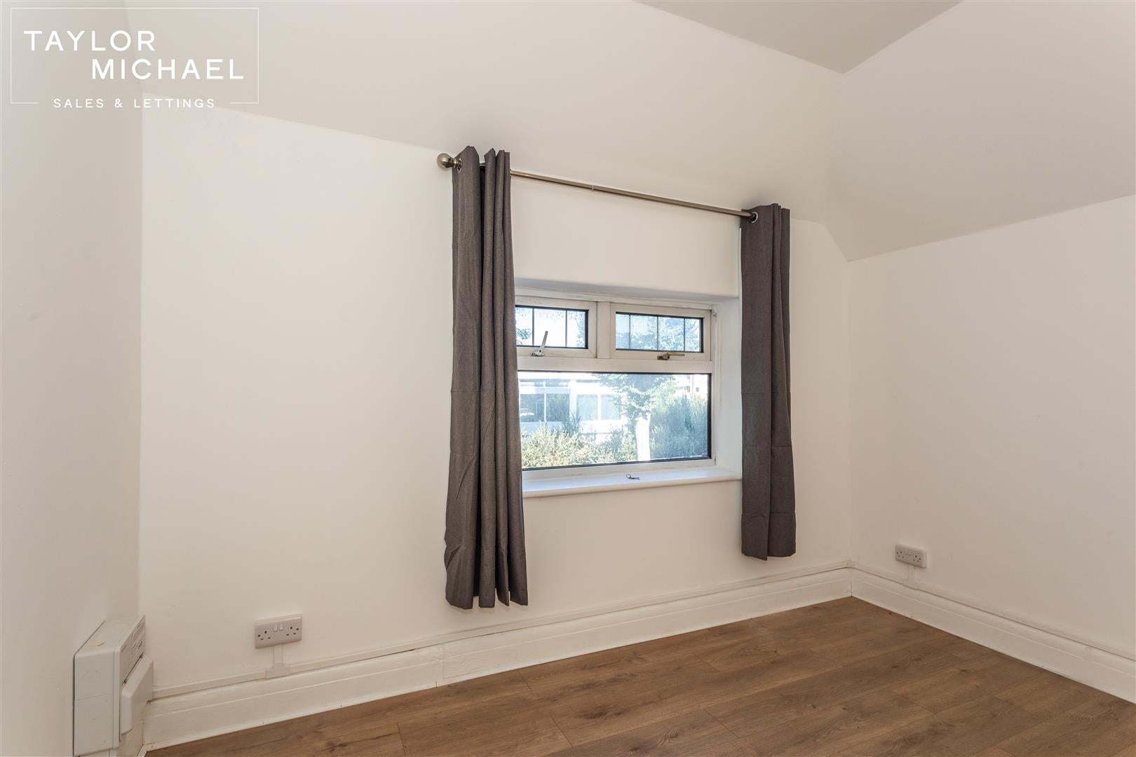Room Holland Road in Hove