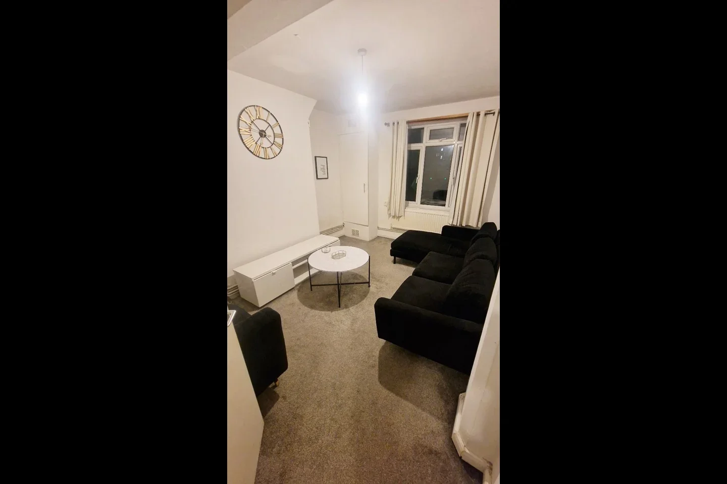 Flat Crosby Row in Greater London