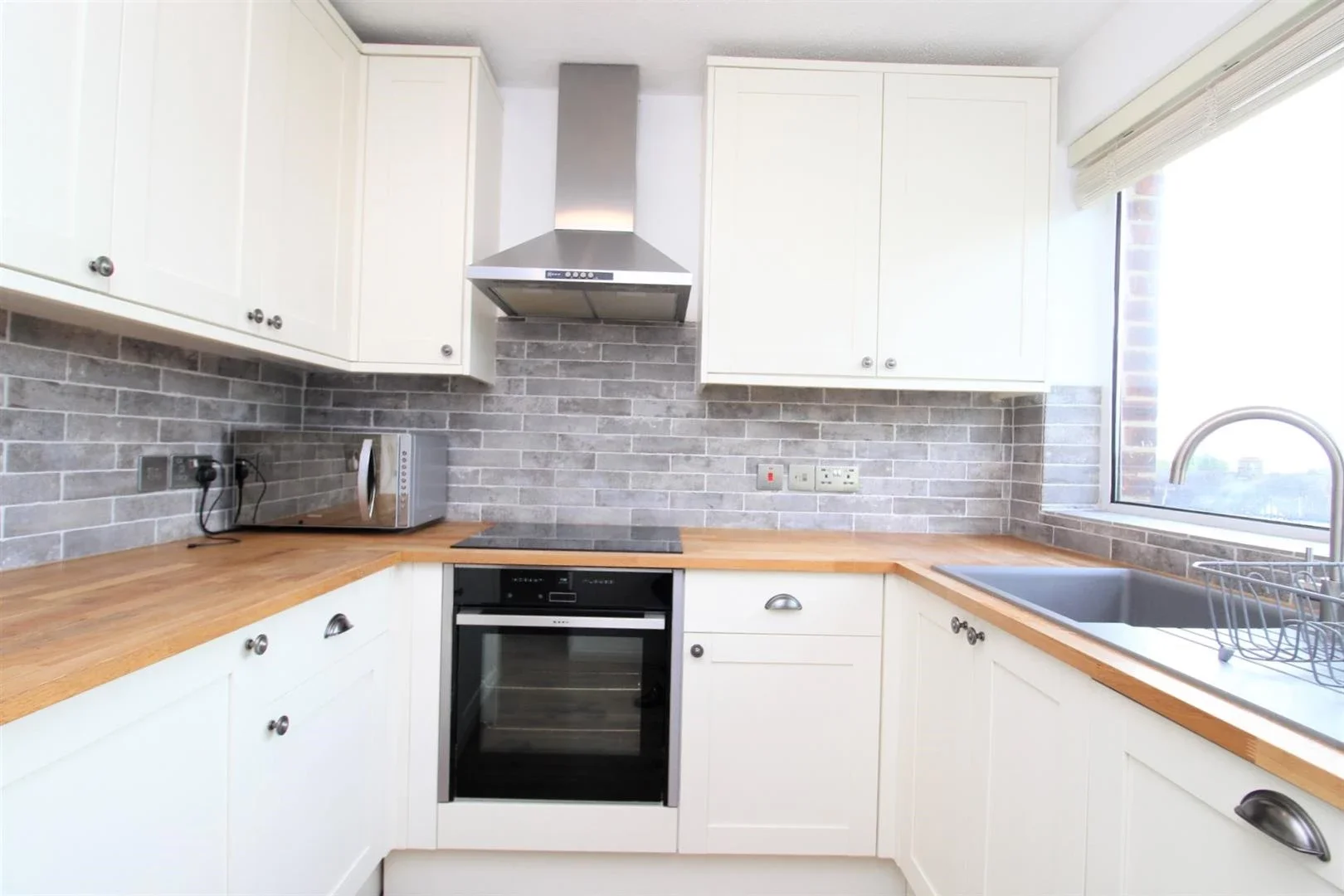 Flat The Ridgeway in Greater London