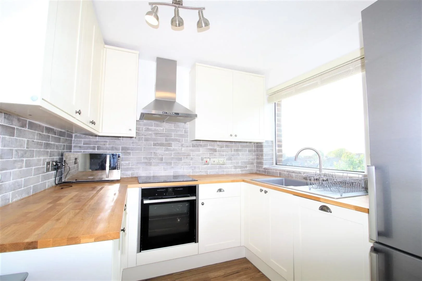 Flat The Ridgeway in Greater London