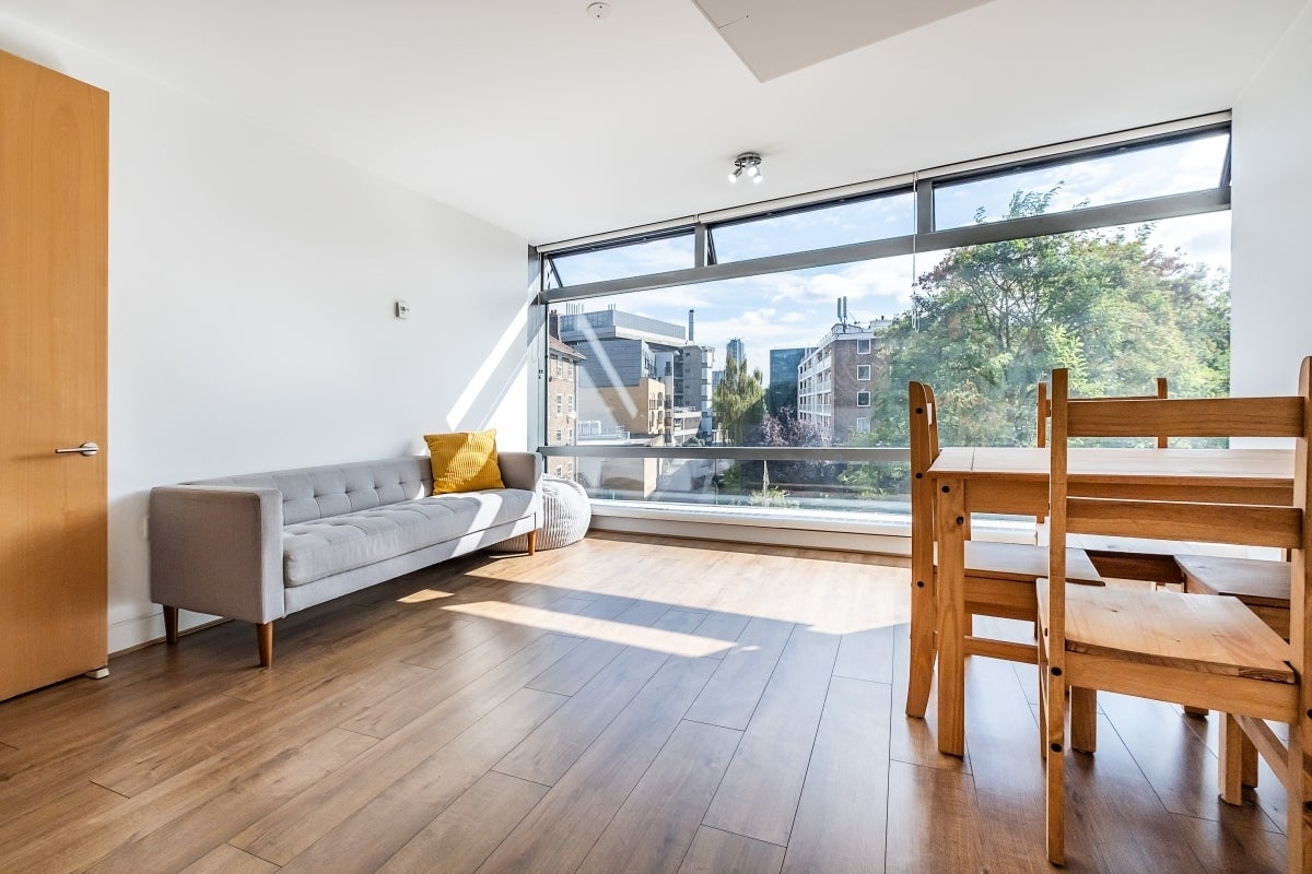 Flat Albert Embankment in Greater London