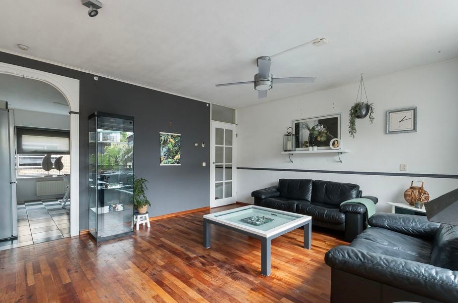 Tussenwoning te koop: Marowijne 147, Dordrecht