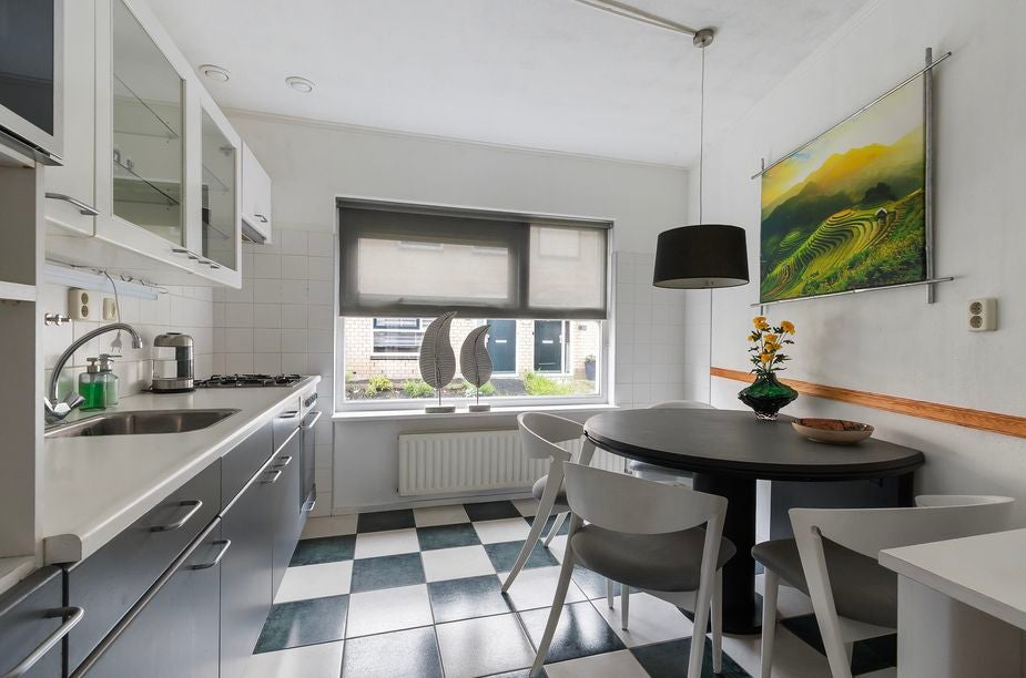 Tussenwoning te koop: Marowijne 147, Dordrecht