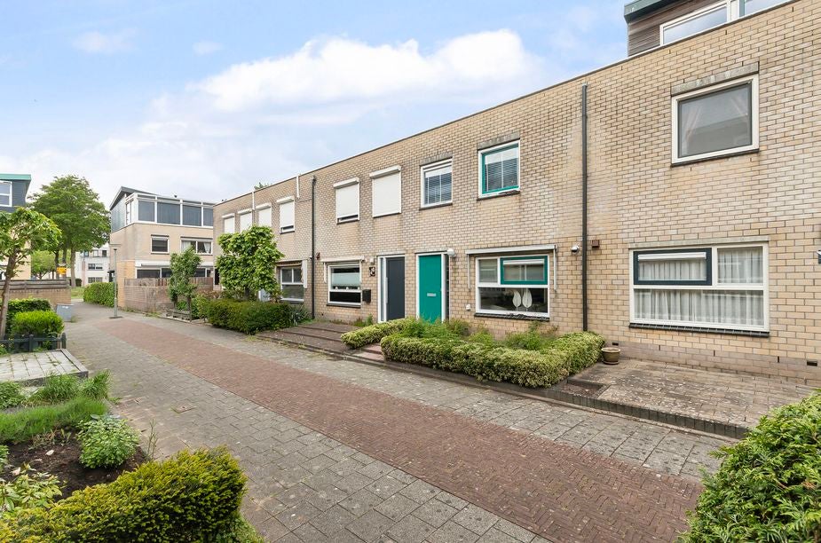 Tussenwoning te koop: Marowijne 147, Dordrecht