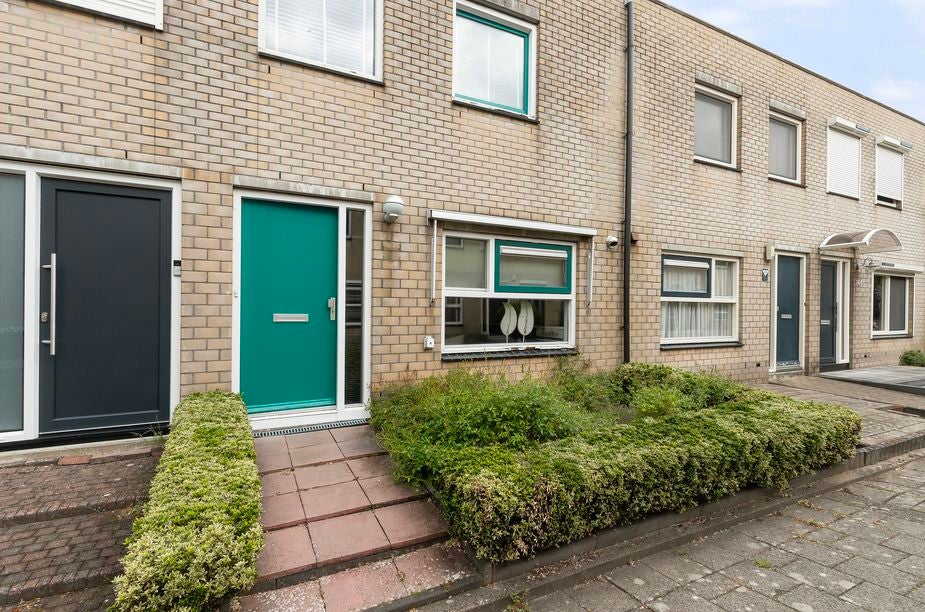 Tussenwoning te koop: Marowijne 147, Dordrecht