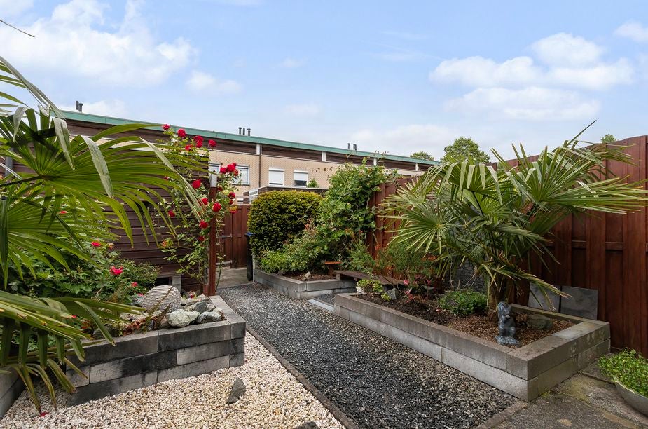 Tussenwoning te koop: Marowijne 147, Dordrecht