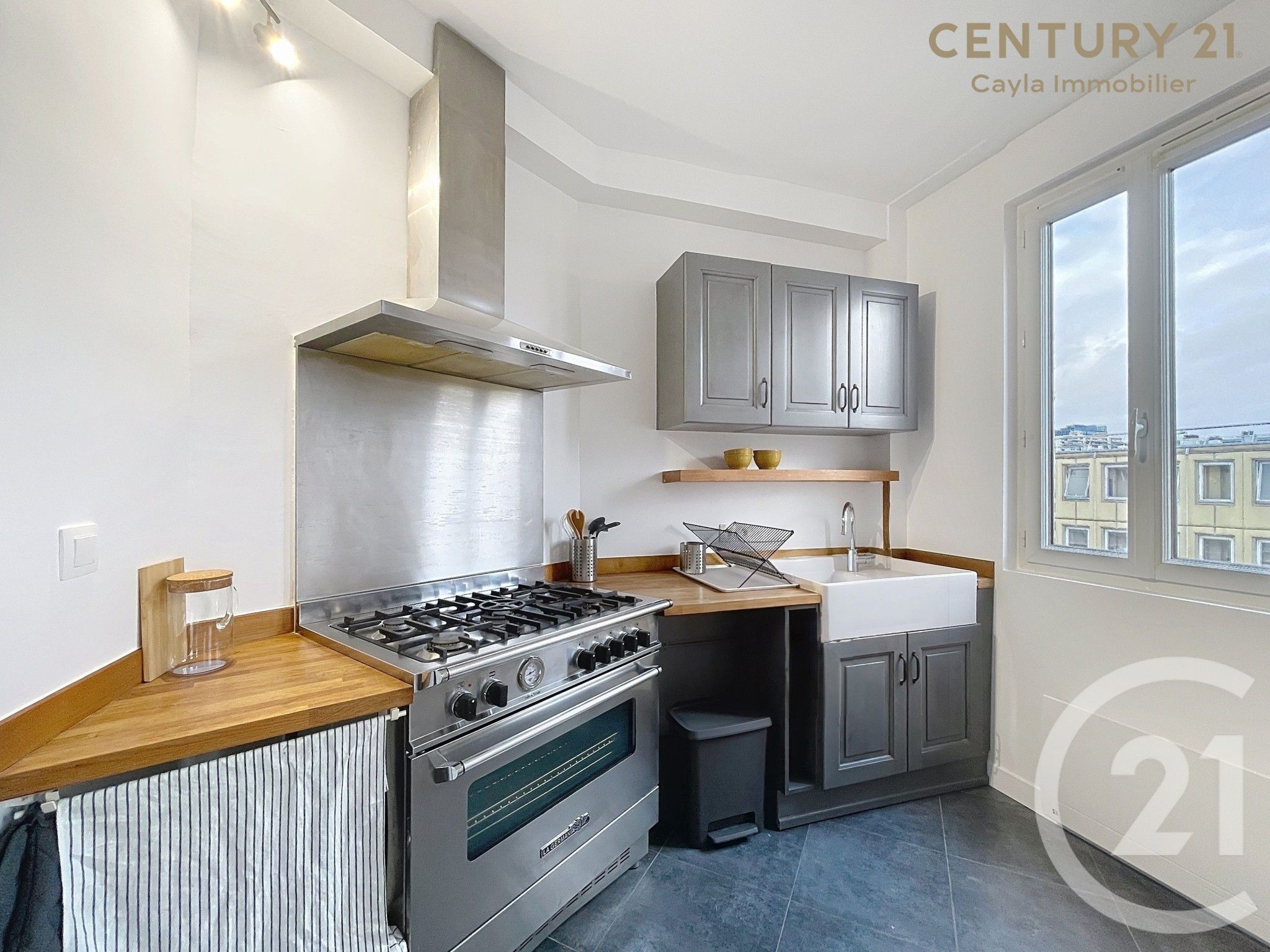 Flat Rue Lucien Voilin in Puteaux